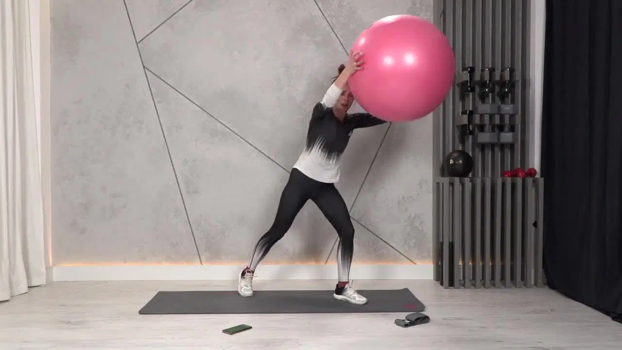 Kadr z treningu Ekspress Body - trening całego ciała ze sprzętem - cardio i stabilizacja