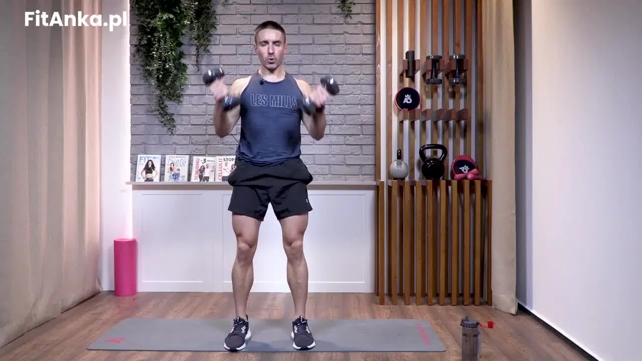 Kadr z treningu CrossFit Kriss - crossfit funkcjonalny z ciężarkami