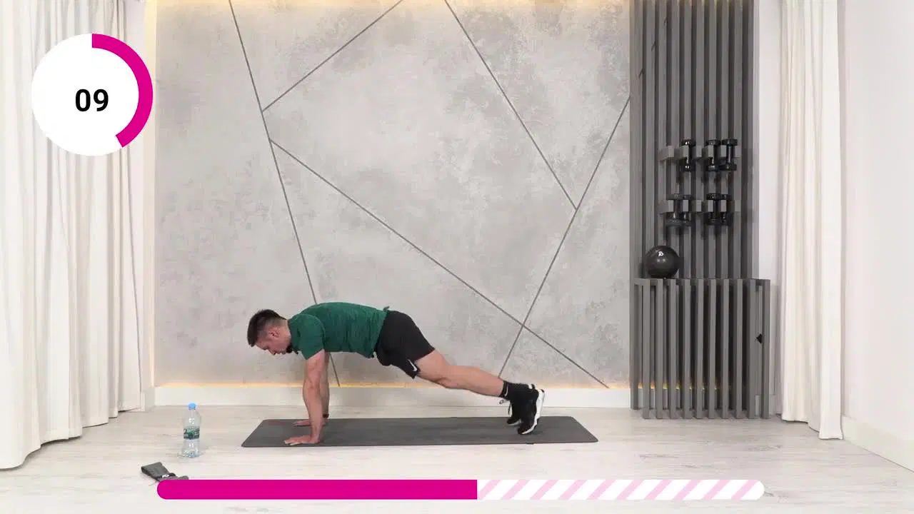 Kadr z treningu Power cardio and ABS - cardio w równym tempie z gumą hip band