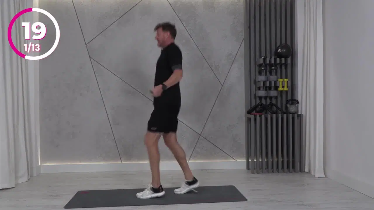 Kadr z treningu Skakanka Cardio z Dawidem - rytm i energia