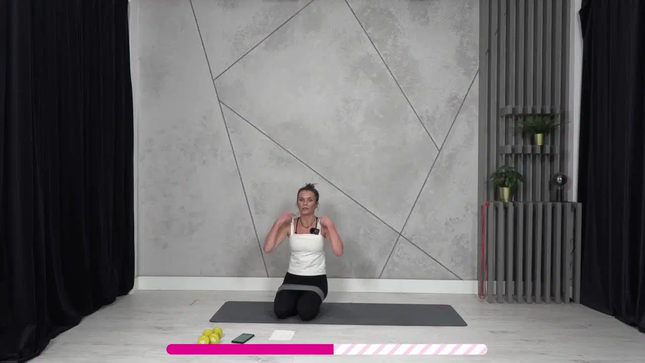 Kadr z treningu POWER MIX Każdy trening inny - cardio w równym tempie