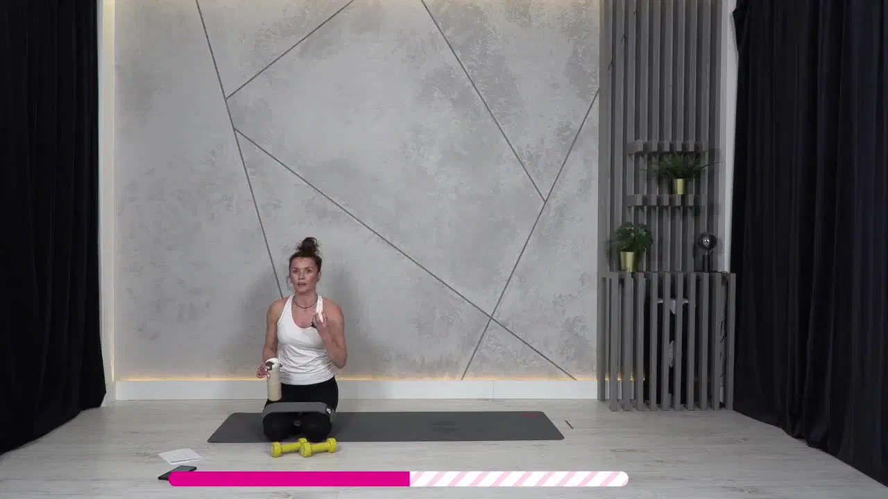 Kadr z treningu Projekt Slim Body 2025 - cardio w równym tempie