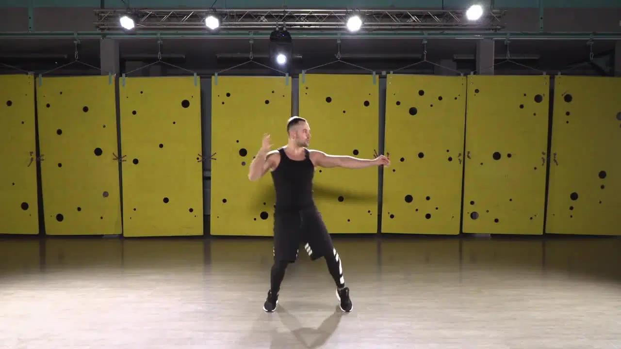Kadr z treningu Fit Dance Mario - kondycja i koordynacja
