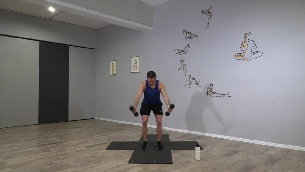 Kadr z treningu Power Killer z ciężarkami - cardio i stabilizacja