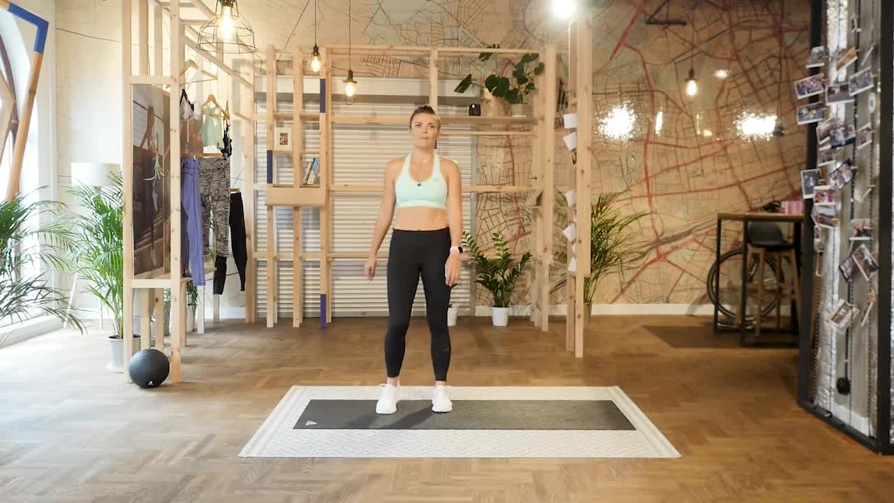 Kadr z treningu Trening poprawiający kondycję i podkręcający metabolizm