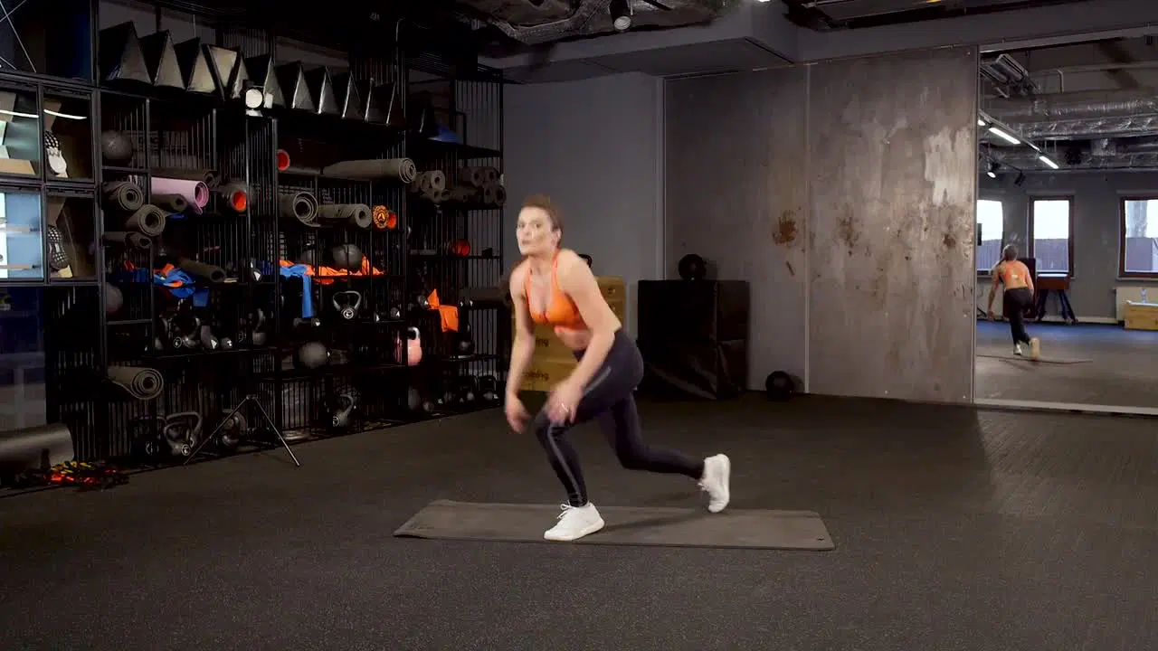 Kadr z treningu Cardio - płaski brzuch